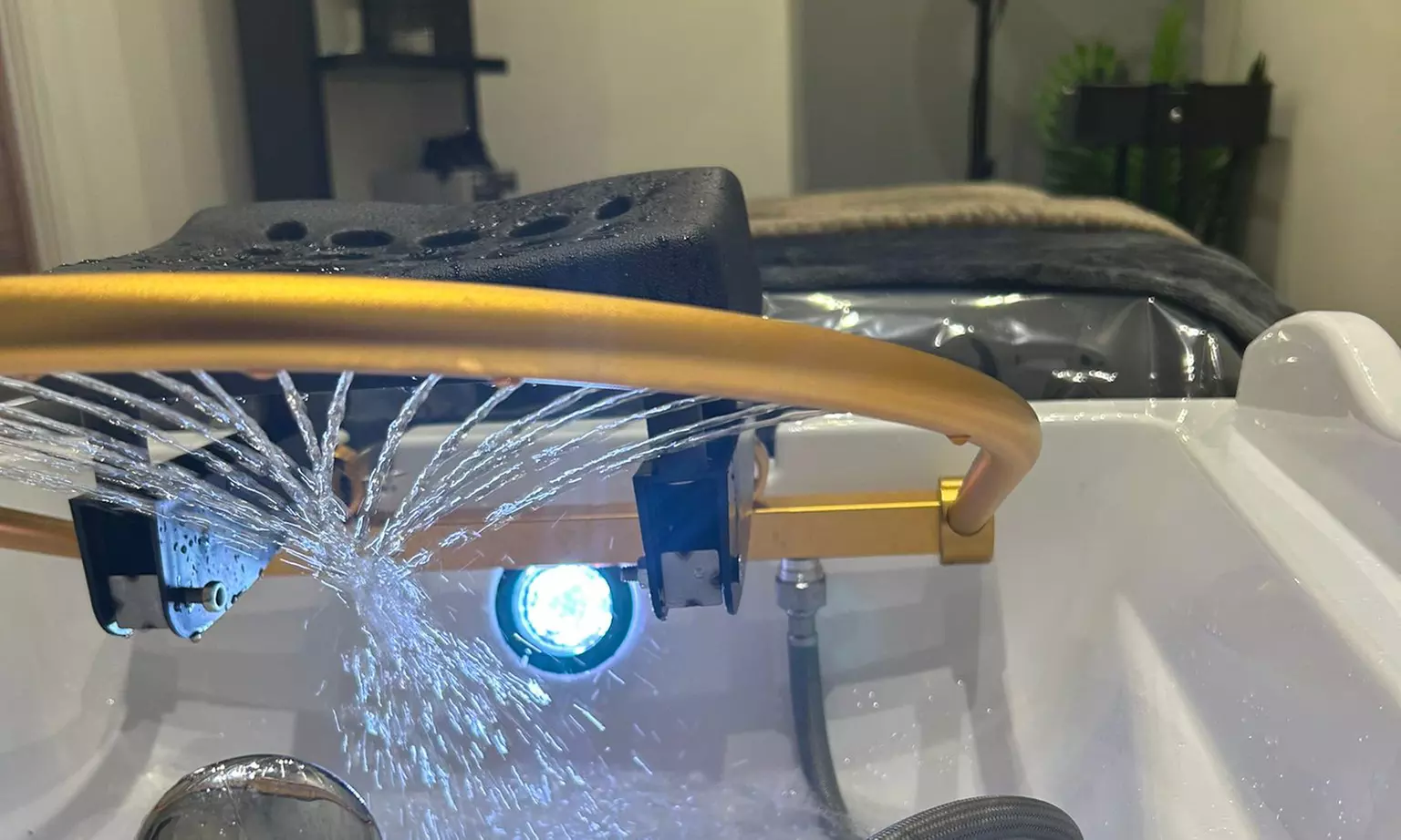 Refresh w/ 60 Min Central Focused or Deluxe Botanical Japanese Head Spa or 30 Min Mini Scalp Reset(Up to 40%Off) - Image 3