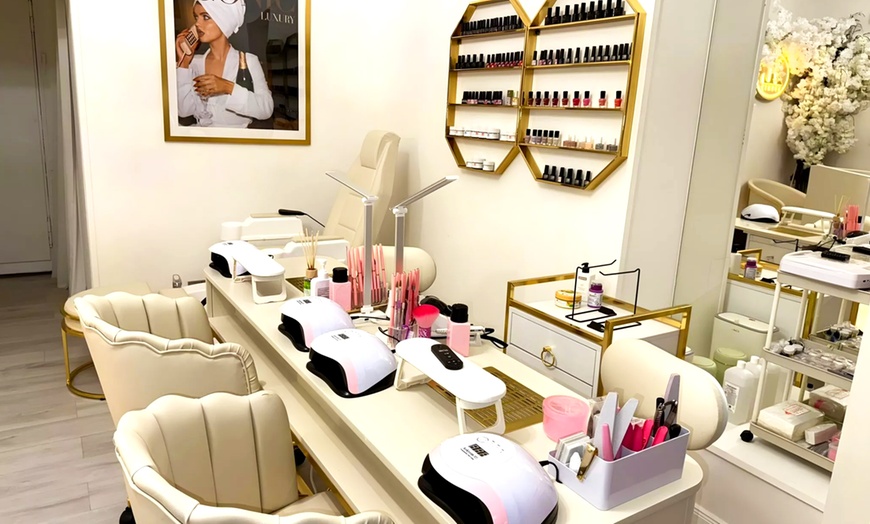 Image 6: Bis zu 35% Rabatt auf den Haarschnitt – Damen bei Kader Loth Beauty