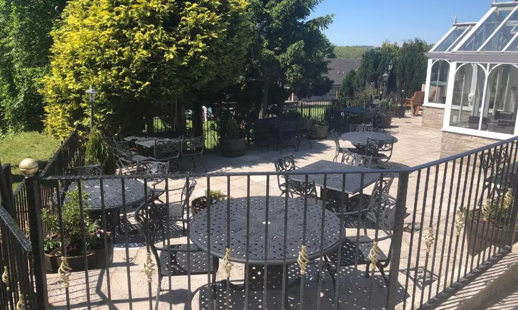 Swinscoe: 2-Night Stay with Breakfast and Optional Dinner