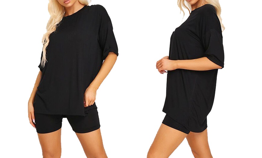 Image 3: Women's Oversized T-Shirt and Cycling Shorts Set