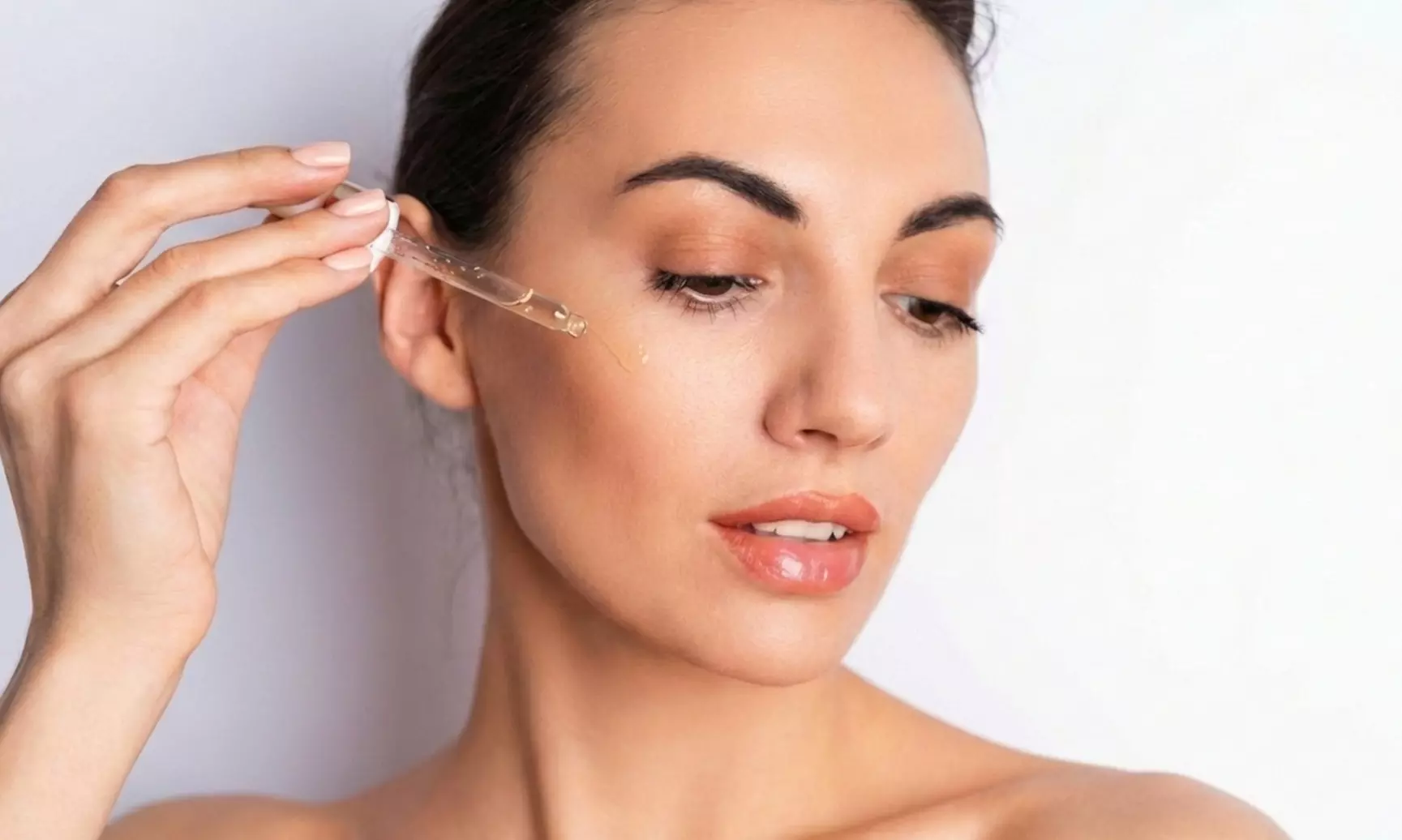 Limpieza facial profunda con microdermoabrasión, radiofrecuencia y mascarilla de vitaminas para 1 persona - Second Medium