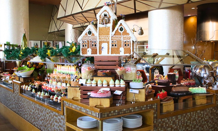 Image 4: 5* Festive Christmas Day Brunch for Child, or Adults with Beverages