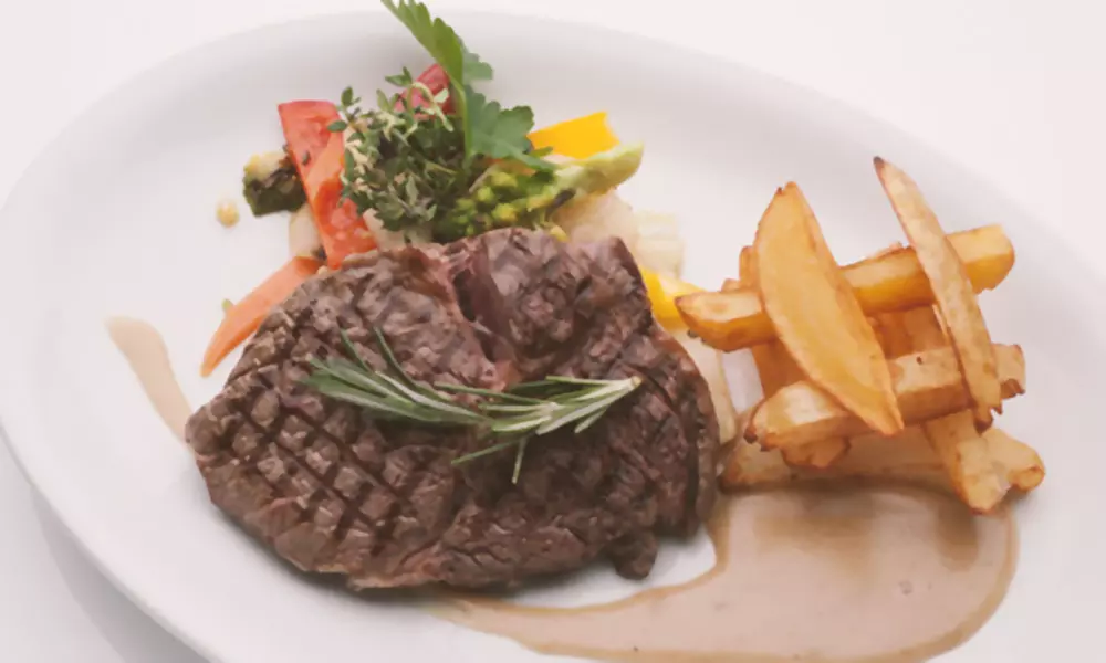 Internationales 2-Gänge-Menü für 2 oder 4 Pers. im beliebten Manzini