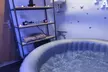 Experiencia para dos: masaje en pareja o hidromasaje privado con cava y bombones en Centro de Estética Integral N9 - Second Medium