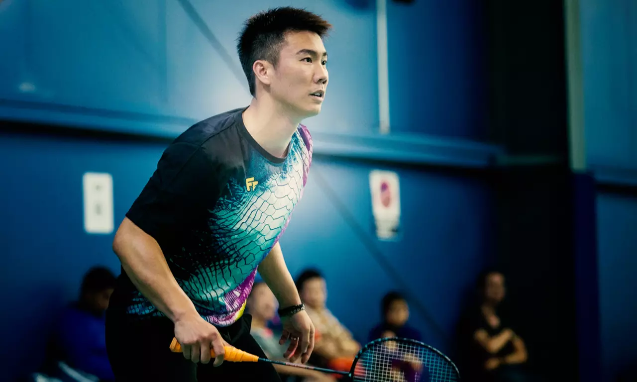 1 or 2 Hour Badminton Court Hire + 2 Complementary Rackets and More