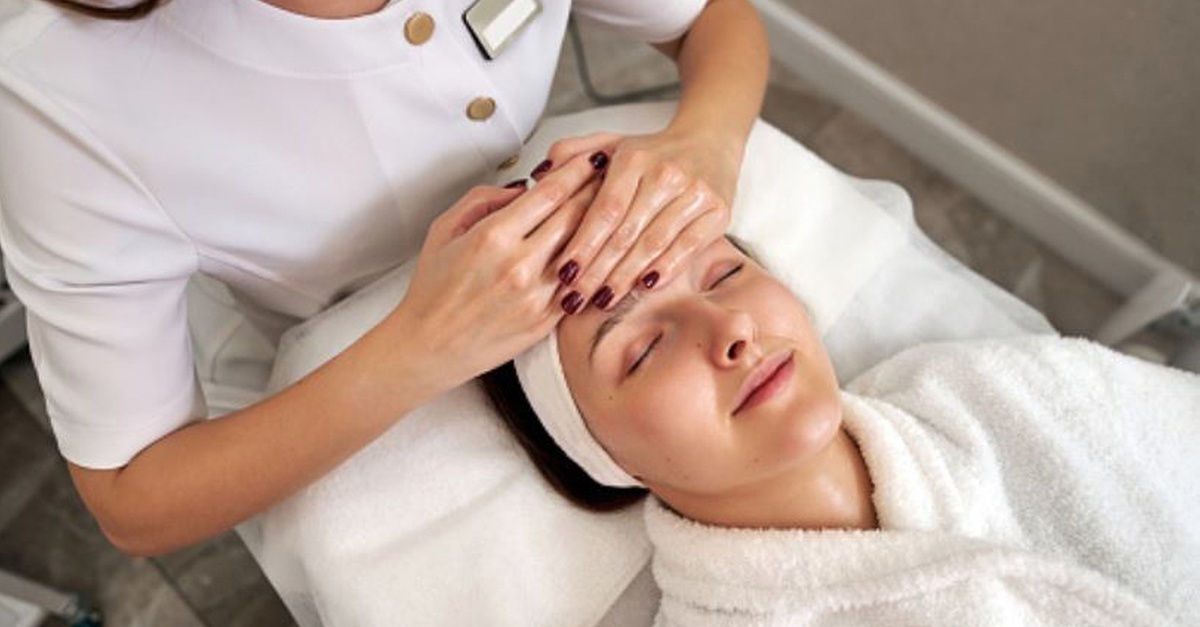 Limpieza facial con masaje kobido en Madrid