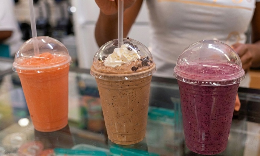 Image 4: One or Two Pack of Smoothies &  Small Salads or 10, 30, or 50 Credit