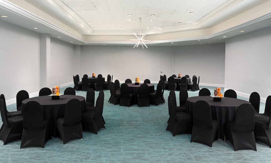 Image 21: Comfortable Family Hotel in Kissimmee with Heated Pool