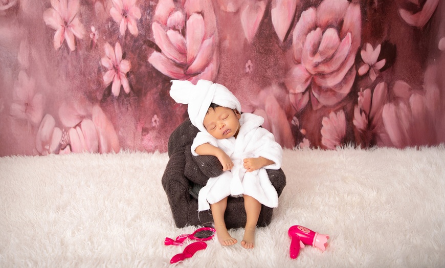 Image 7: Up to 50% Off on Photography Class at Focus Queen Photos