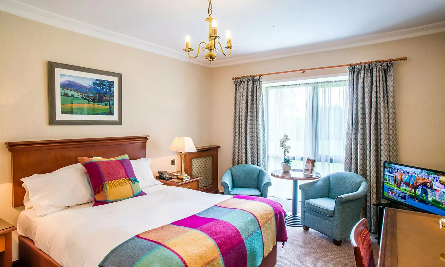 Newport, Wales: Stay for 2 with Breakfast & Dinner