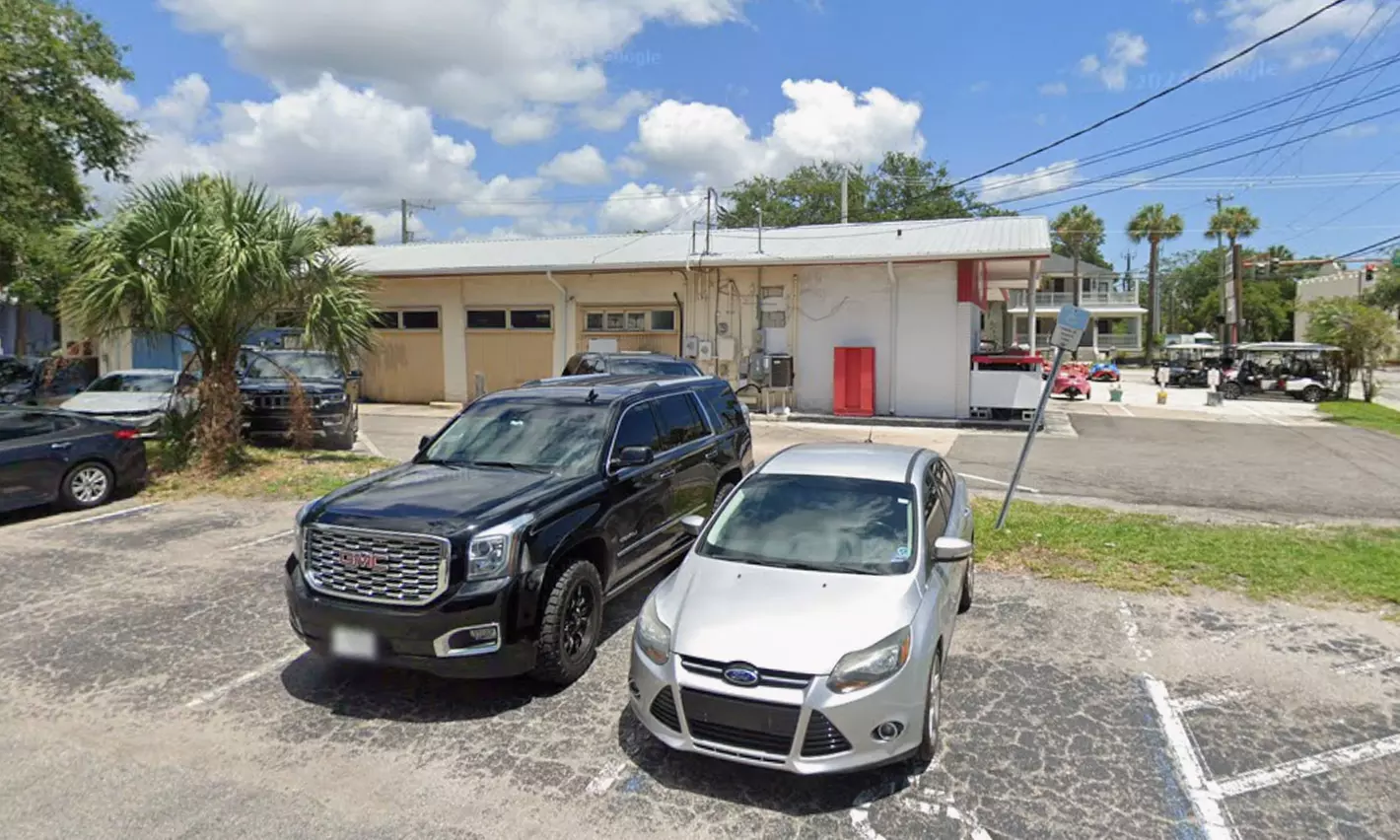 HydraFacial with Red Light Therapy (60 or 75 Min, 1 or 2 Sessions)