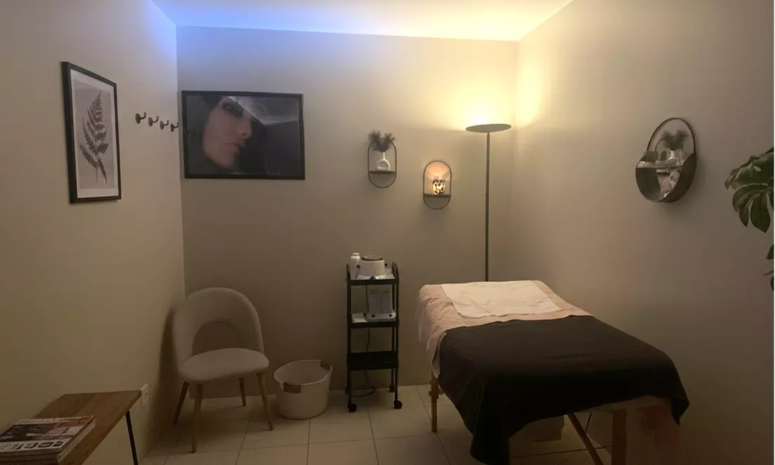 Massage au choix d'1h, soin du visage relax de 30 min en option