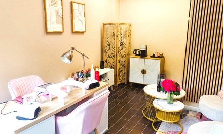 Beauté des mains ou des pieds avec pose de vernis semi-permanent