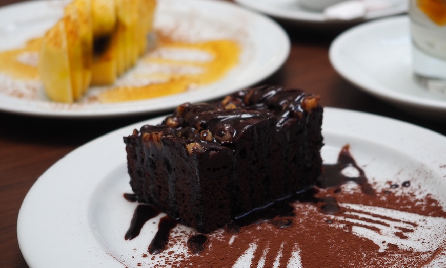 Image 6: Brunch o merienda  para 2 o 4 con platos dulces, salados y bebidas