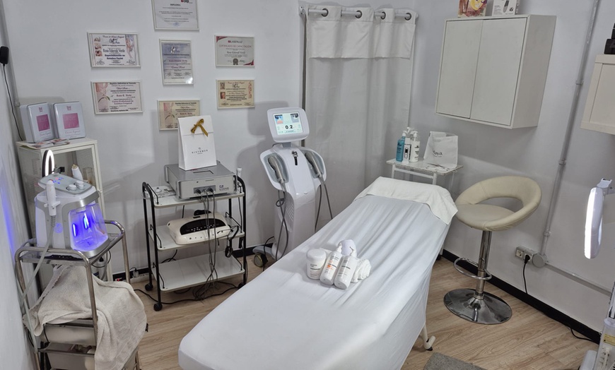 Image 2: 6 u 8 sesiones de tratamiento reductor con cavitación y vacumterapia 