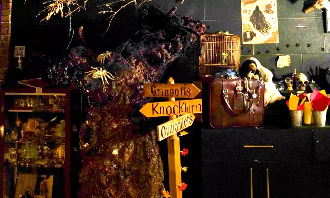 Menú de almuerzo o cena picoteo para 2 o 4 pax en restaurante temático