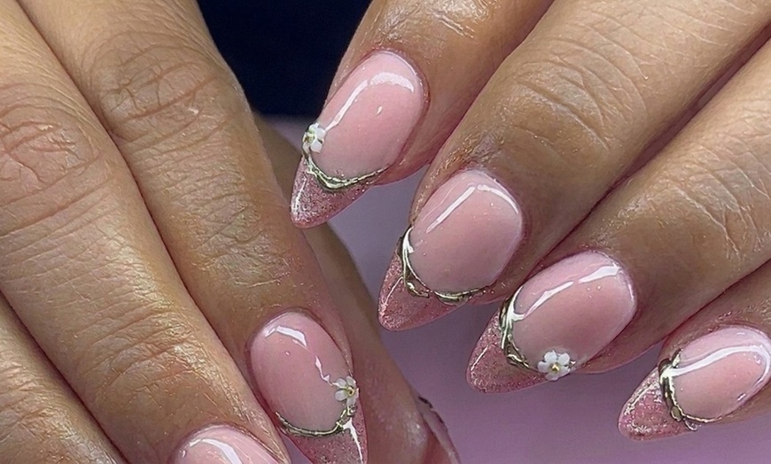 Image 3: Structured Manicure with Gel Polish