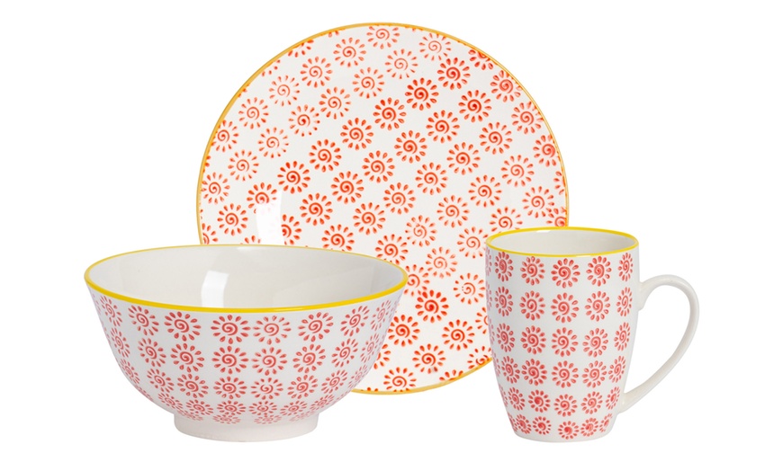 Image 6: Nicola Spring 8 Piece Crockery Set