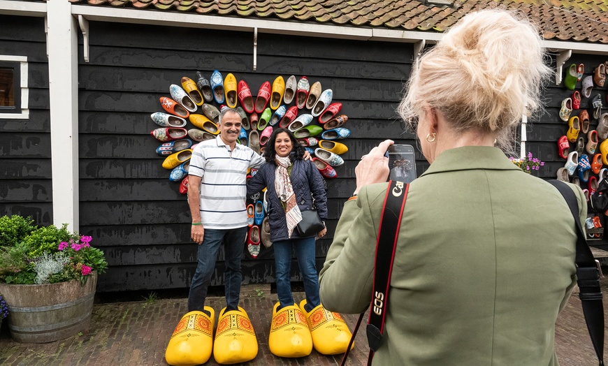 Image 7: Zaanse Schans Tour: vanuit Amsterdam in een Hop On Hop Off Holland bus