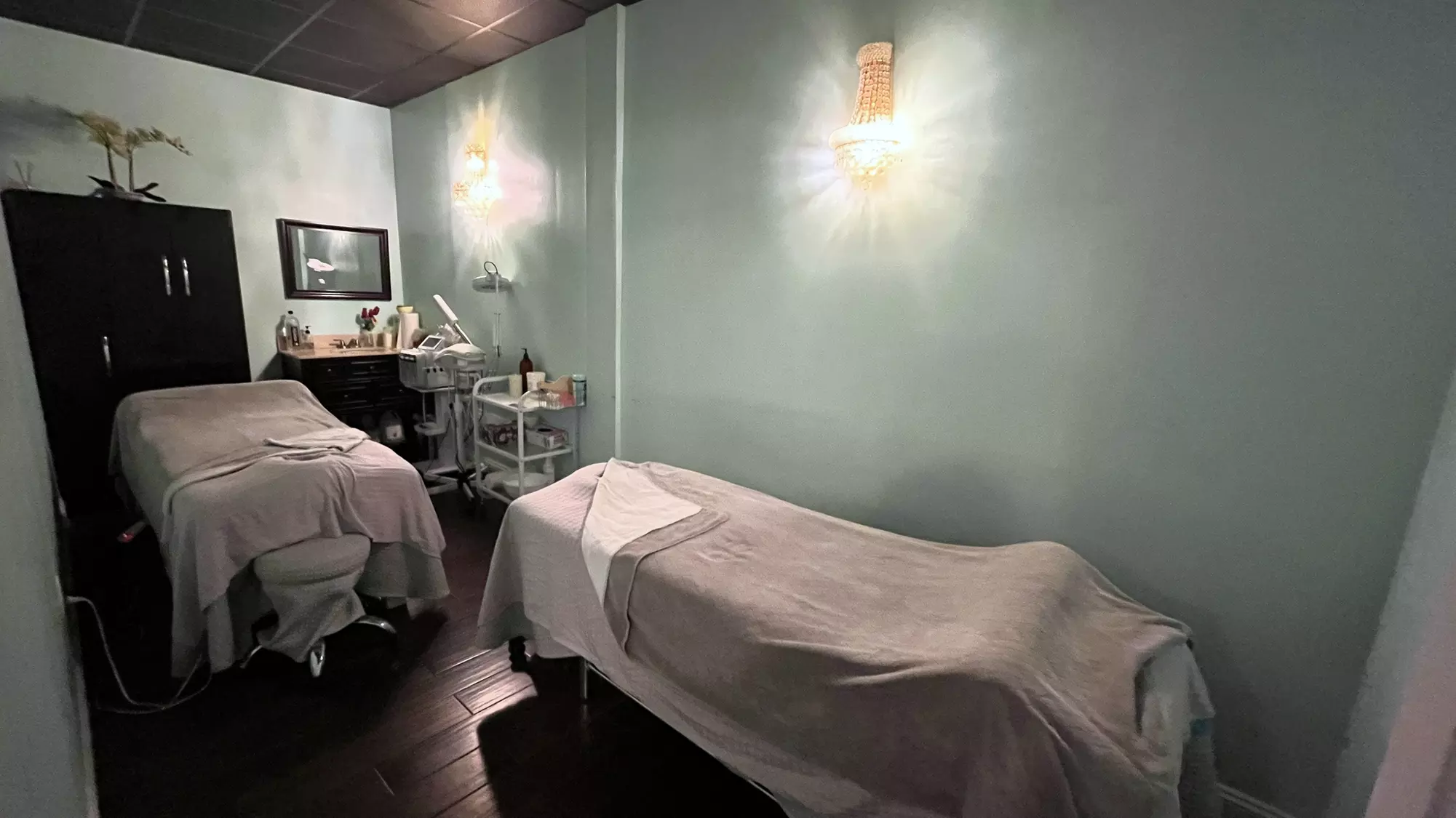 Relax with a 50- or 60-Minute Massage at EVIVE Spa - Springfield
