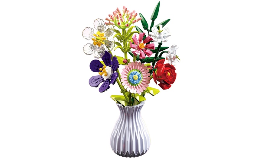 Image 3: Blumenstrauß-Bausteinset mit Vase