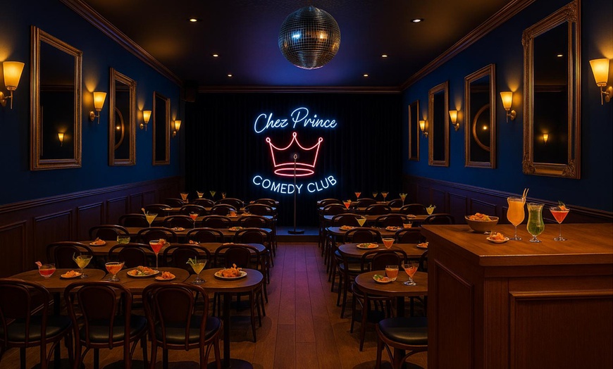 Image 1: Soirée spectacle et cocktails à Pigalle : stand-up et ambiance festive