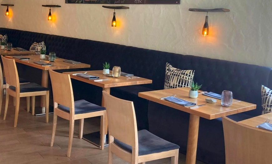 Image 5: Gourmet-Romantik-Dinner in 4 Gängen mit Aperitif für 2 oder 4 Personen