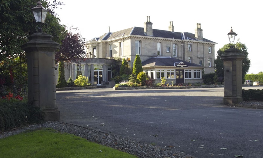 Image 10: 4* Falkirk: Double Room Stay with Optional Breakfast & 2-Course Dinner