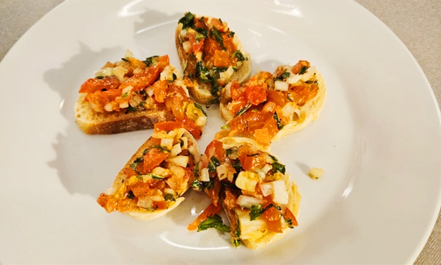 Image 5: Pizza-Weltreise inkl. Salat & Limo oder 2-Gänge-Pasta-Menü für 2 Pers.