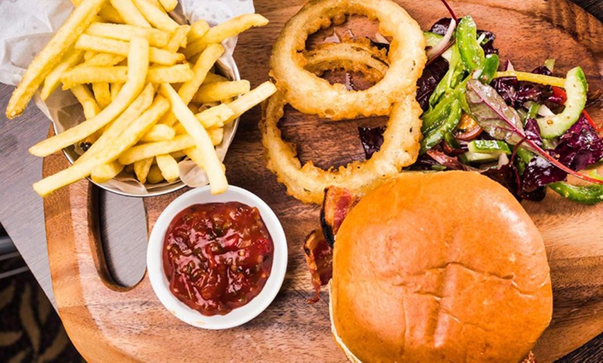 Image 11: Manchester: Stay for 2 with Breakfast, Late Checkout & More 