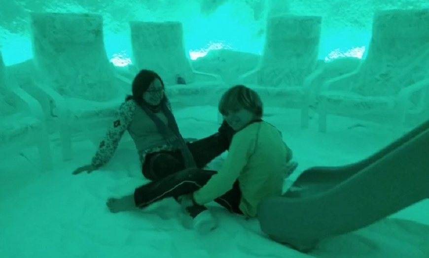 Image 9: 1 o 3 sesiones de haloterapia en cueva de sal para niños o adultos