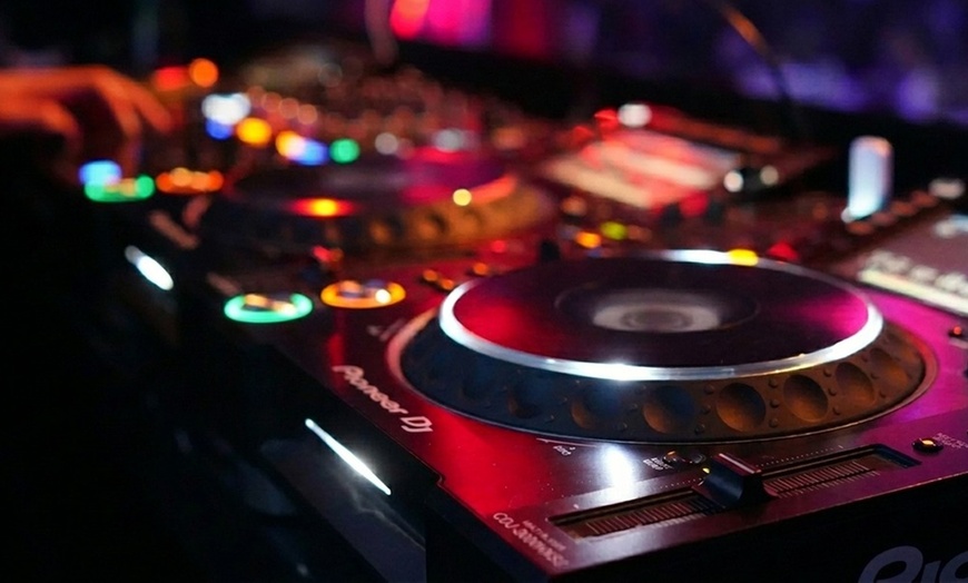 Image 3: Immersive, Hands-On DJ Experience for Music Lovers –No Skills Required