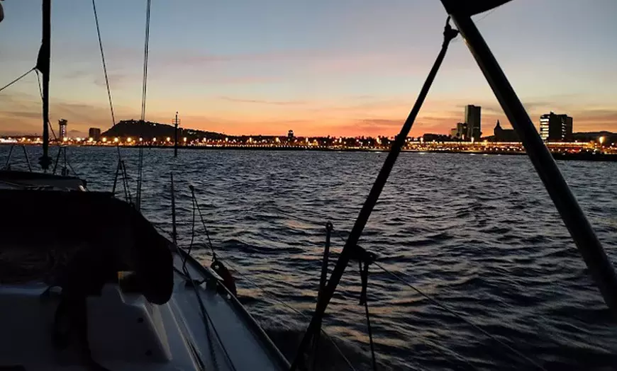 Image 1: Paseo en barco de 2 a 11 personas por la costa de Barcelona