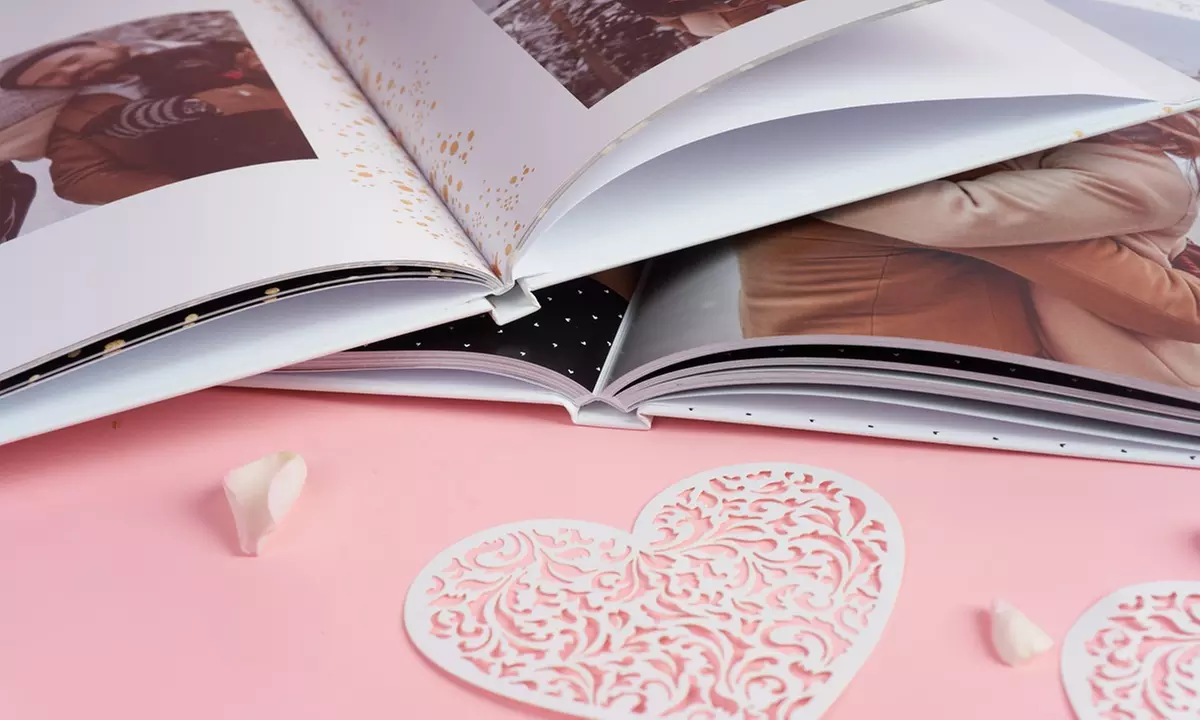 Przenieś wspomnienia na papier: Fotoksiążka w pudełku prezentowym