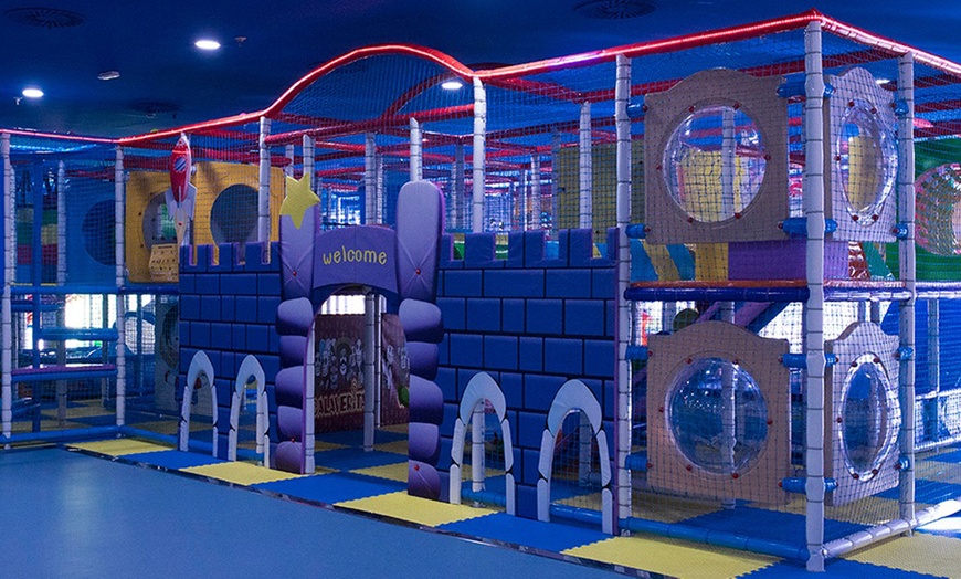 Image 4: 2 o 3 partidas de bolos con todo incluido en Bowling Tres Aguas