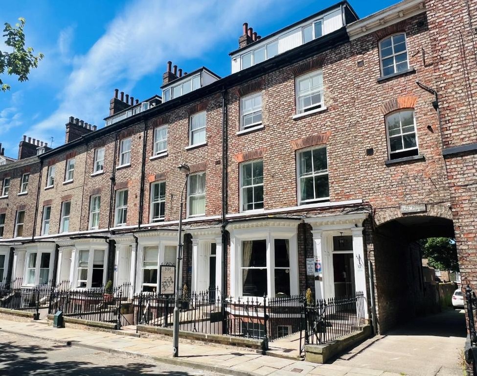 York: Standard Double Room with Breakfast and Parking