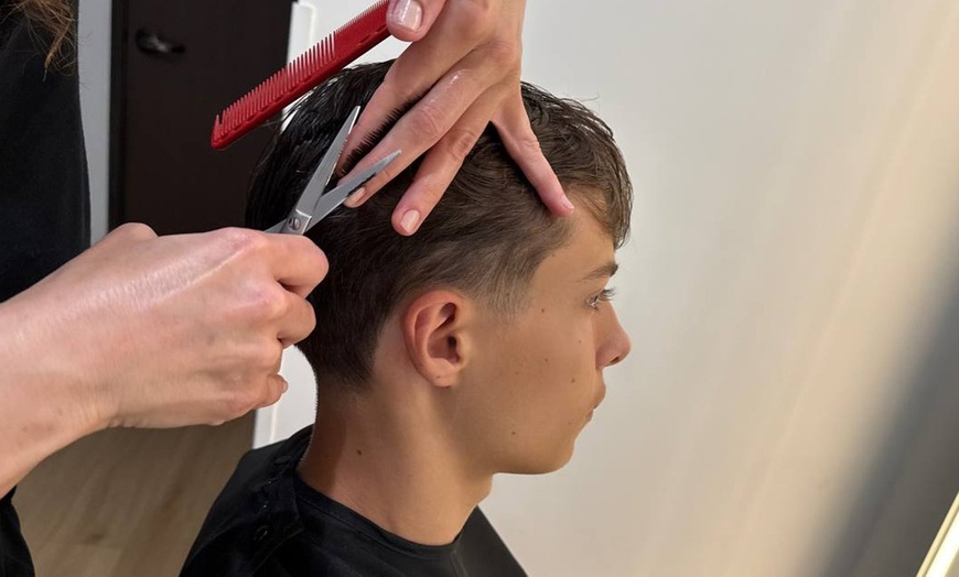 Image 3: Get a Precision Men's Haircut Tailored to You
