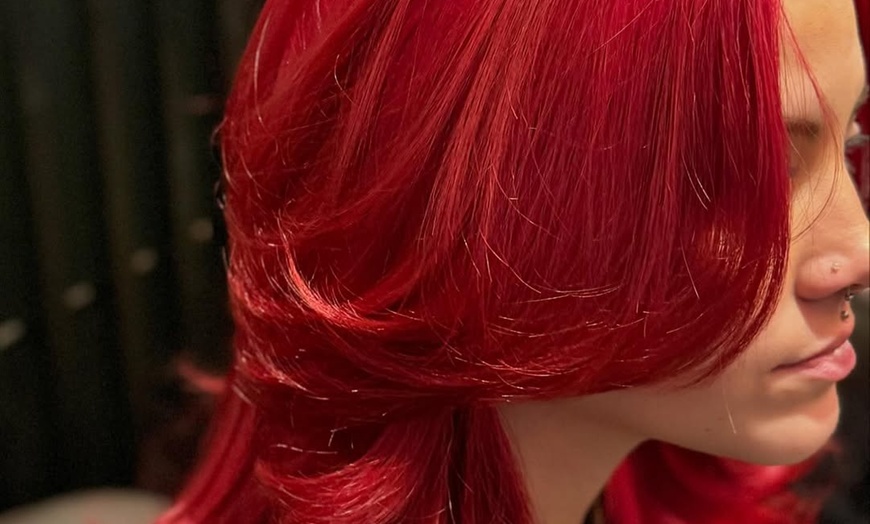 Image 2: Premium Haircare: Cuts, Color & Scalp Treatments for Men & Women