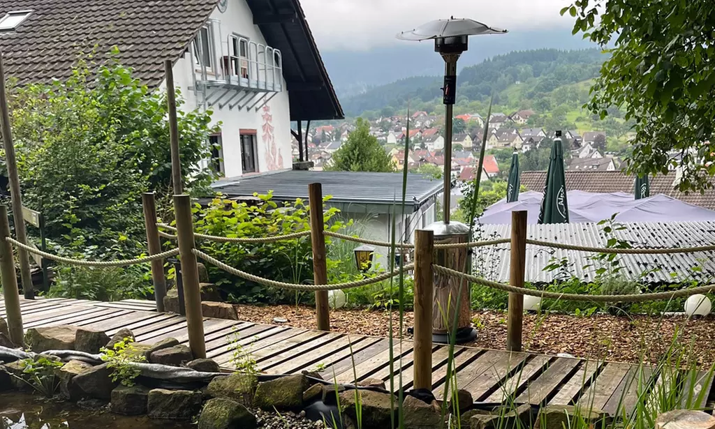 Burger-Menü mit Burger, Getränk und Pommes frites für 1 - 4 Personen