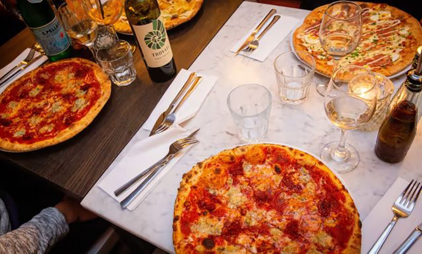 Image 4: Pizza, passie en panna cotta: 3-gangendiner naar keuze voor twee 