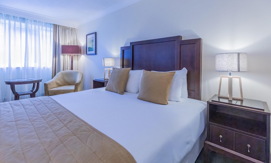 Image 19: 4* Hampshire: Standard Double or Twin Room Stay with Breakfast & More