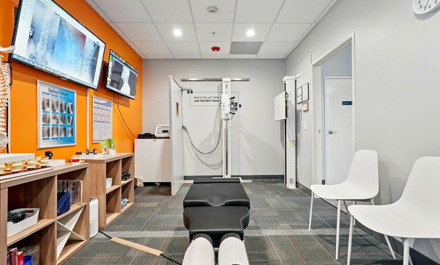 Image 5: One or Two Knee Decompression Session w/ or w/o Class 4 Laser Therapy