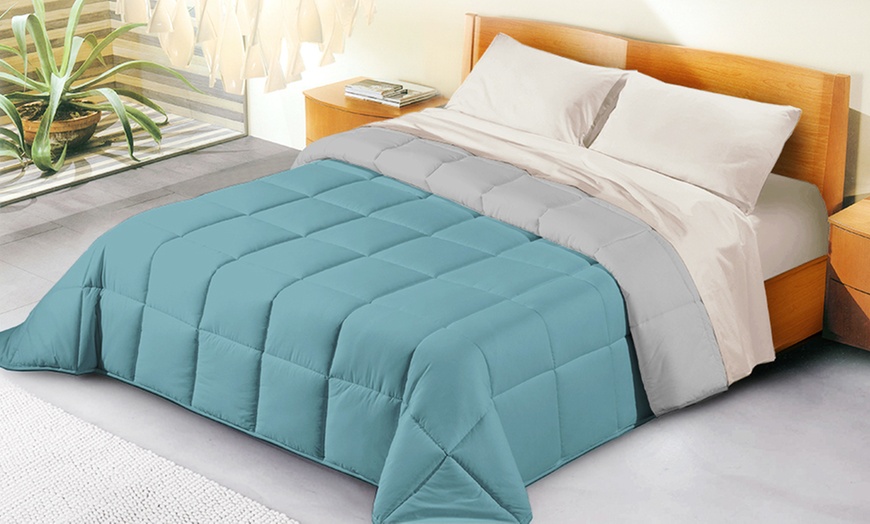 Image 1: Couette réversible en microfibre