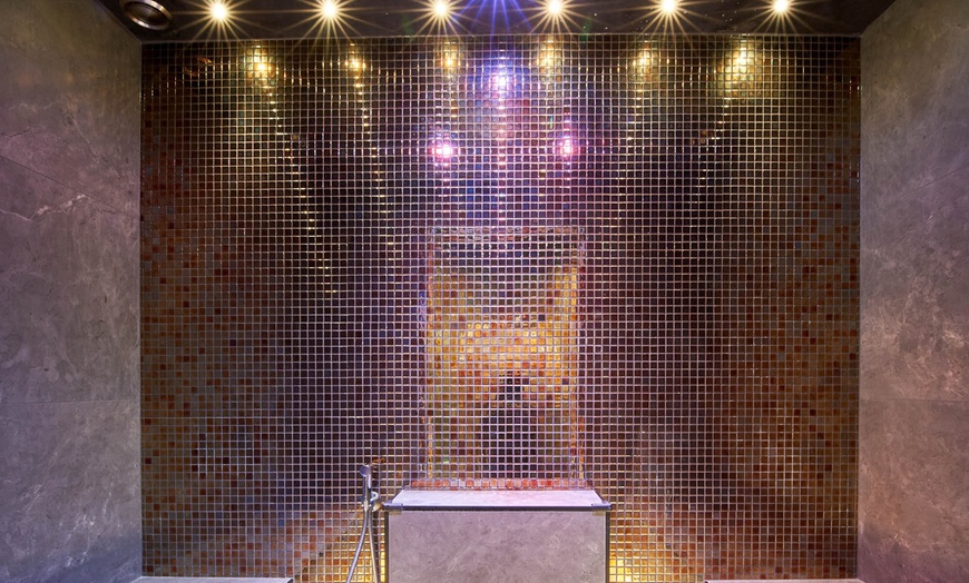 Image 9: Morning or Afternoon Tea with Prosecco on Loch Lomond with Spa Upgrade