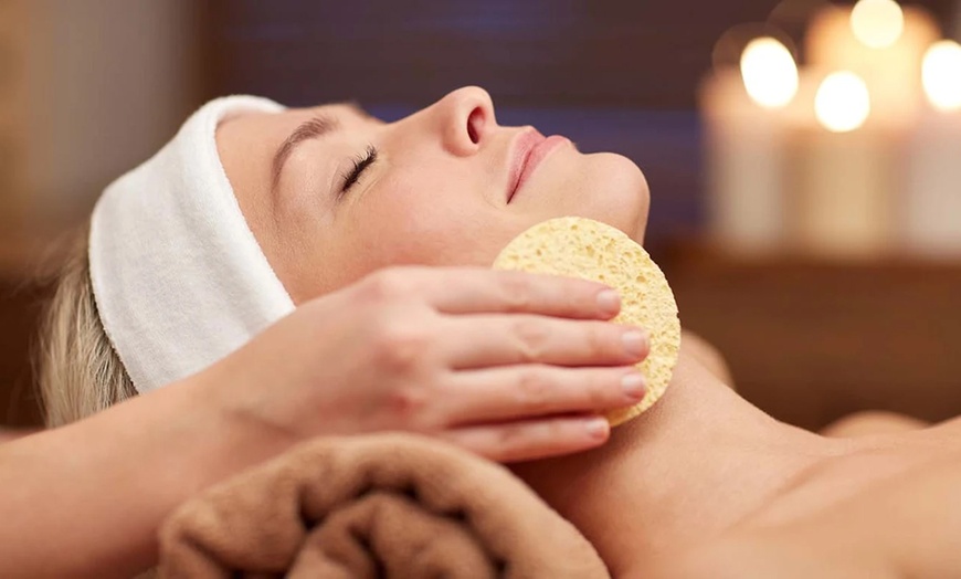 Image 2: Signature Fairmount Spa Massage (50 or 80 Minutes)