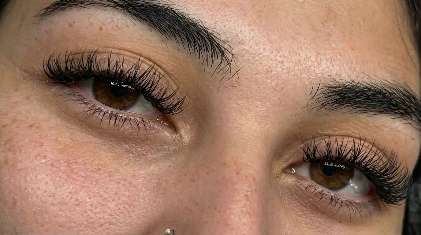 Upgrade Your Look: Classic, Hybrid, Wet or Volume Set at LashNBloom