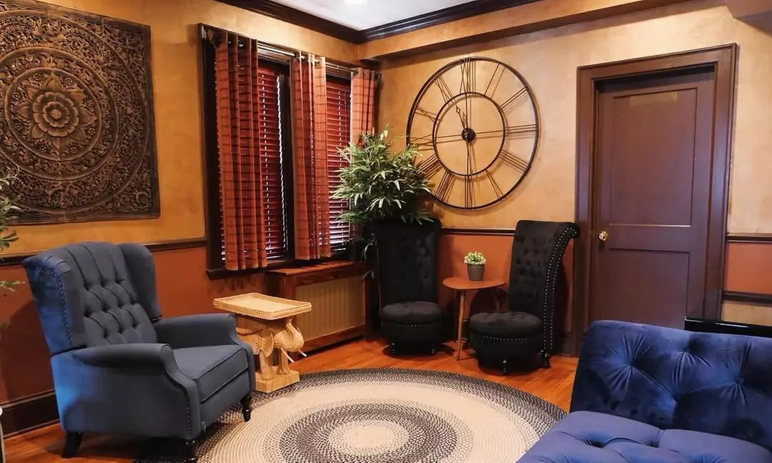 60-Minute Hydrating Facial with Facial Massage or 90-Minute Facial with Massage and LED Light ( Up to 46% Off ) - Second Medium