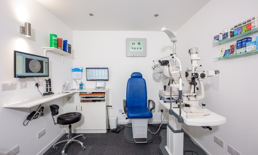 Image 2: Private Eye Test & 20% Off Frames or Contact Lens & Exam w/w/o Fitting