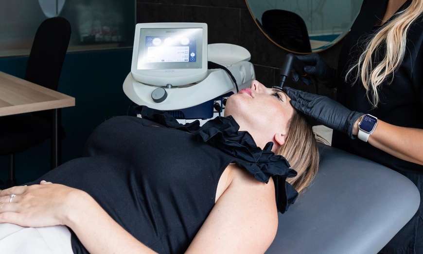 Image 5: 1, 2 o 5 sesiones de Indiba facial efecto rejuvenecimiento para 1 