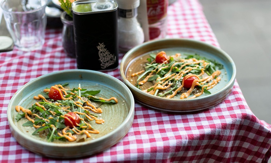 Image 4: Luxe Italiaans diner met onbeperkt pizza’s, antipasti en zoet einde